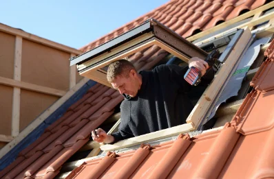 Pose de fenêtres de toit Velux à Champdôtre